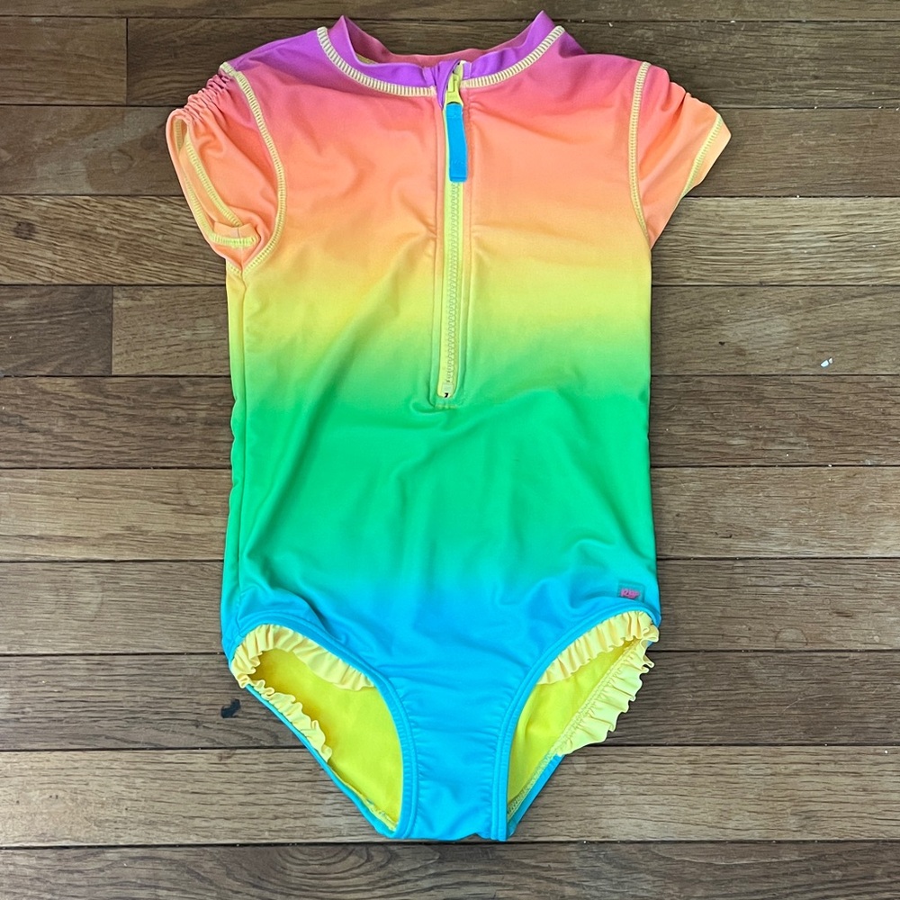 RuffleButts Rainbow Ombre Short-Sleeved Rashguard – Size 6